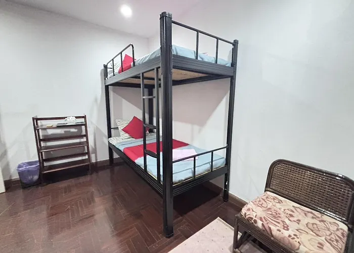 Hostel Sunshiny-bb Near Punnavithi Bts Station Bangkok